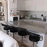 Royal Palm شقة فندقية *